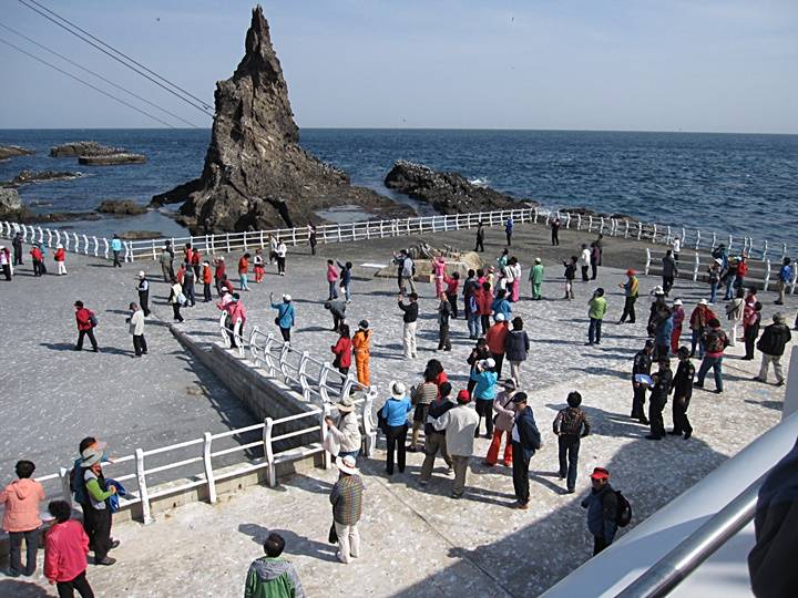 Koreans visiting Dokdo Island